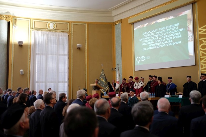 Andrzej Byrt z doktoratem honoris causa UEP