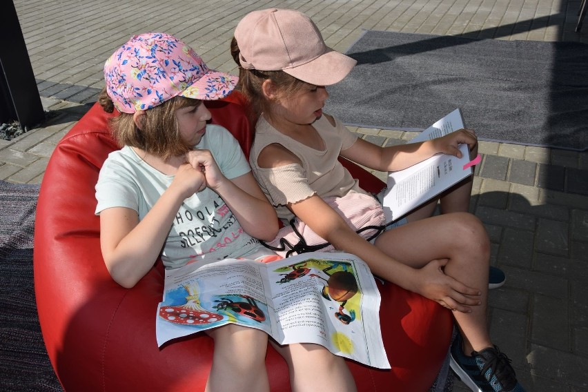 Radziejowska biblioteka włączyła się w ogólnopolską akcję promującą czytelnictwo wśród dzieci i młodzieży pt. "Jak nie czytam, jak czytam".