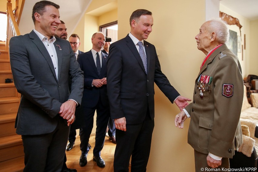 Prezydent Andrzej Duda świętował urodziny płk. Bieńkowicza. Odwiedził powiat krakowski