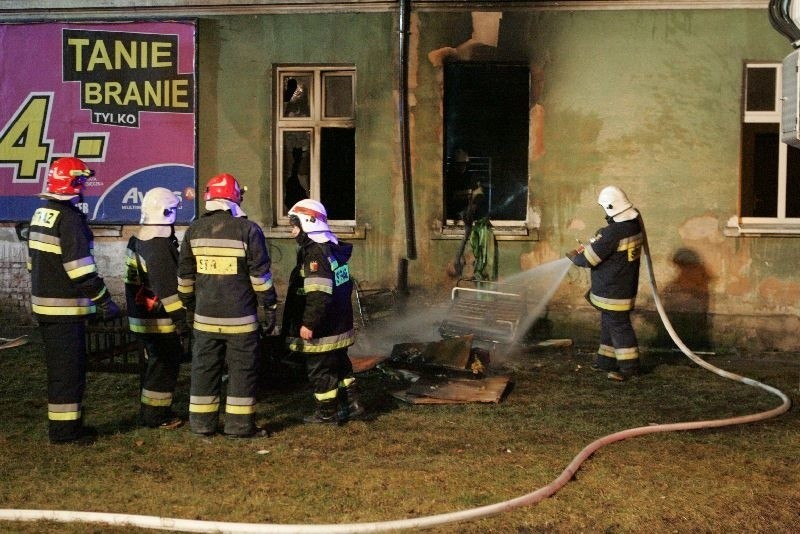 Pożar wybuchł w kamienicy na ul. Niepodległości w...