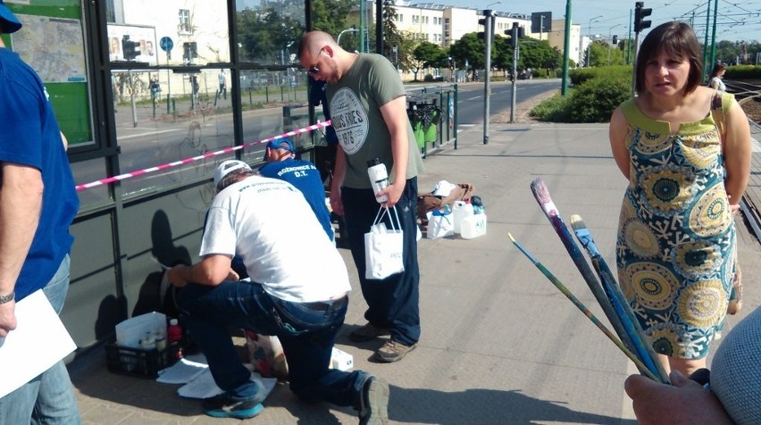 Przystanek jak malowany: Pomalowali 15 przystanków z okazji...