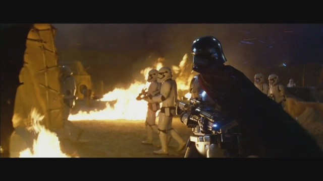 Kadr z filmu  "Gwiezdne Wojny: Przebudzenie Mocy"
