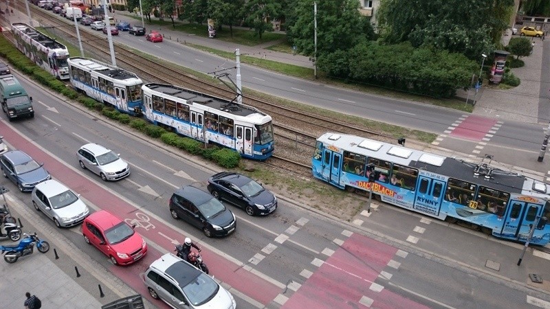 Awaria tramwaju na Kazimierza Wielkiego. Zablokował torowisko