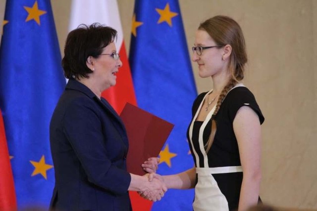 Karolina Kaleta otrzymała stypendium premiera za wybitne osiągnięcia edukacyjne w roku szkolnym 2013/14.