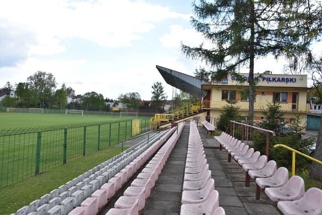 Można korzystać między innymi z boiska piłkarskiego przy ulicy Szczepaniaka w Kielcach.