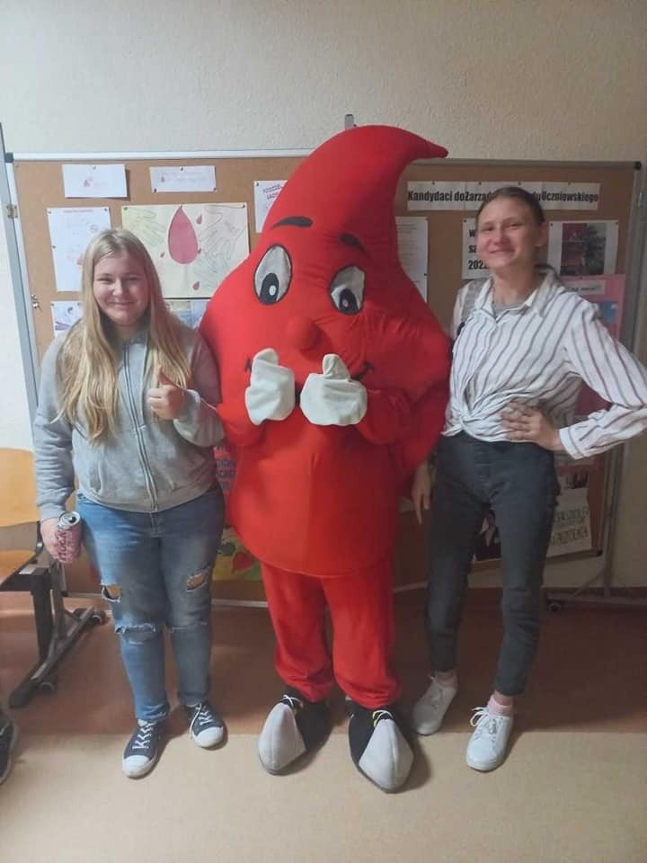 Młodzież z sandomierskiej "Marmolady" promuje honorowe krwiodawstwo. Zorganizowano ciekawą akcję - zobacz zdjęcia