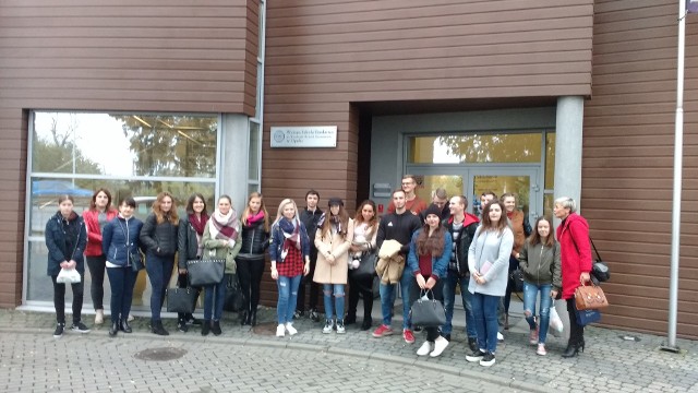 Studenci z kierunku administracja i bezpieczeństwo wewnętrzne lubią wizyty studyjne.