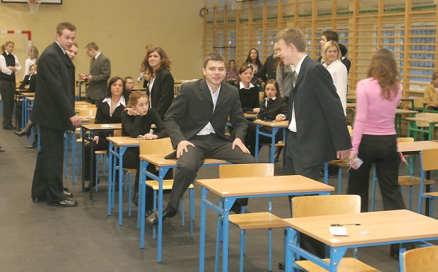 Ostatnie konsultacje przed próbą z języka polskiego w Liceum Ogólnokształcącym nr 14 w Szczecinie.