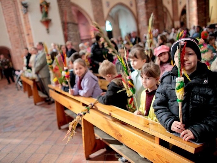 Niedziela, godz. 12.59 bazylika katedralna p.w. św. Jakuba...