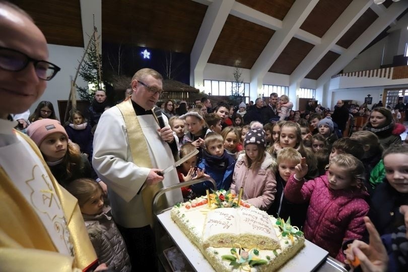 Tort dla Jezusa w parafii św. Piotra i Pawła w Łodzi. Bo to są Jego urodziny