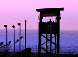 20 lat temu trafili tu pierwsi więźniowie. Historia więzienia w Guantanamo. Dlaczego Amerykanie utworzyli to miejsce? 