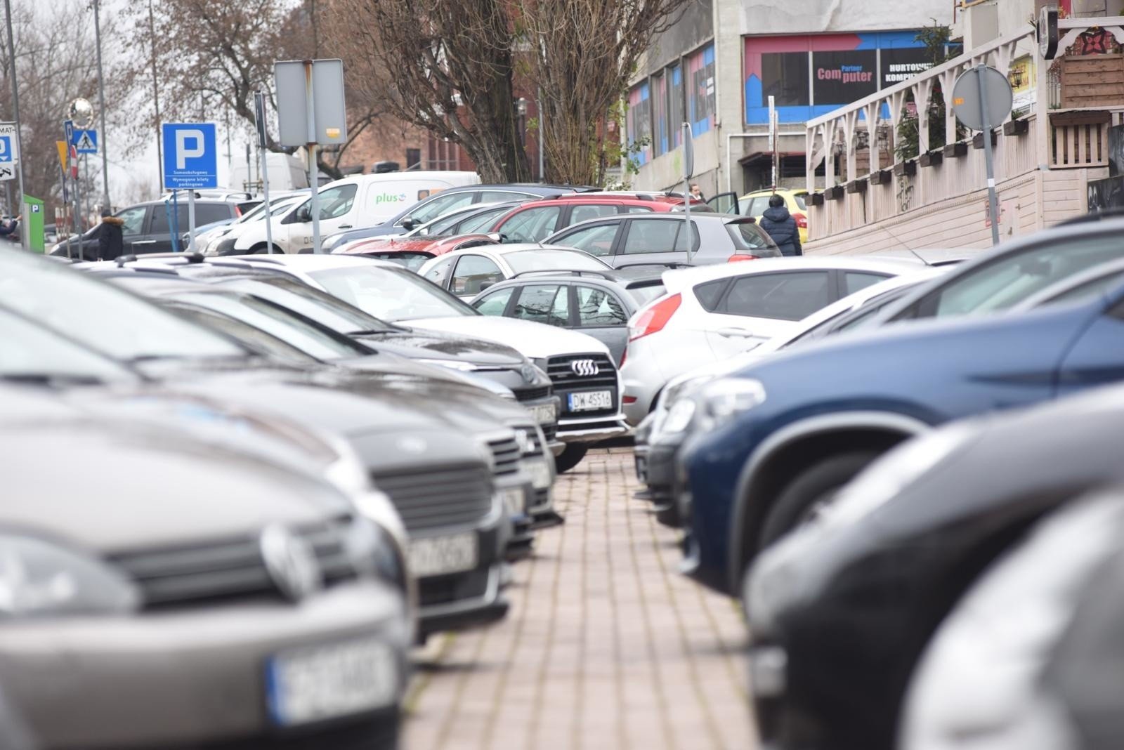 Poszerzona Strefa Płatnego Parkowania W Zielonej Górze Już Działa. Stawki Opłat Za Parkowanie Samochodów Osobowych | Gazeta Lubuska
