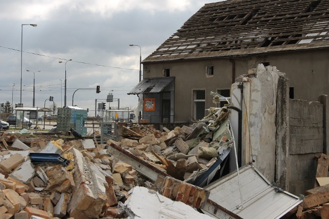 Restauracja i market mają powstać w tym miejscu w przyszłym roku.