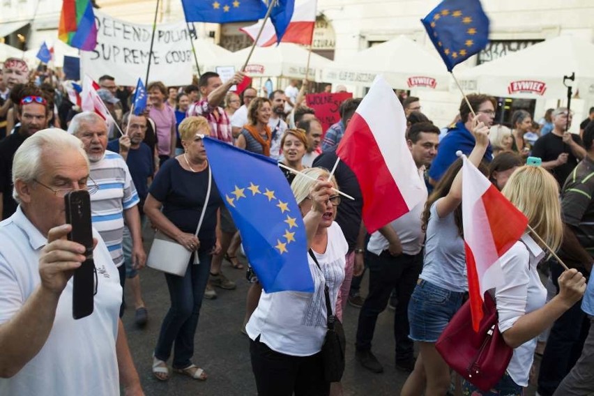 Marsz w obronie niezawisłości sądów przeszedł ulicami Krakowa