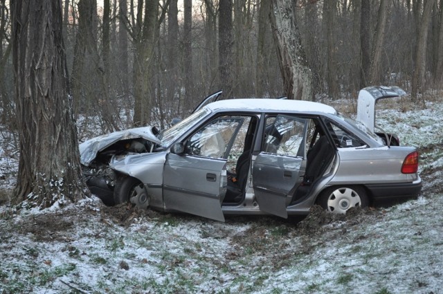 Wypadek w Chrząstowie. Cztery osoby trafiły do szpitala