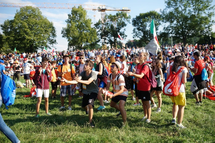 ŚDM w Krakowie. ZIKiT apeluje: Do Brzegów idźcie pieszo