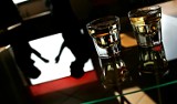 Młodzi Polacy na kacu.  94 procent osób w wieku 18-24 lat pije alkohol!