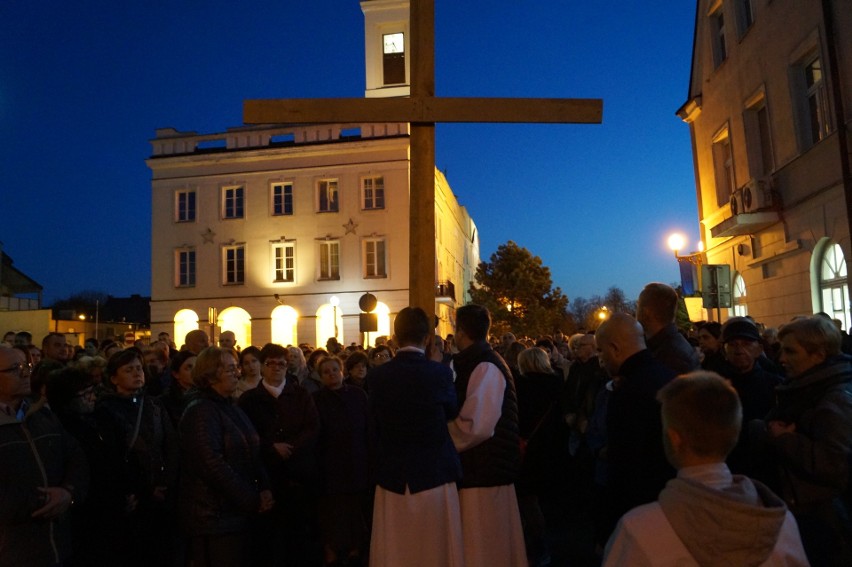 Droga krzyżowa parafii św. Antoniego przeszła ulicami Ostrołęki 