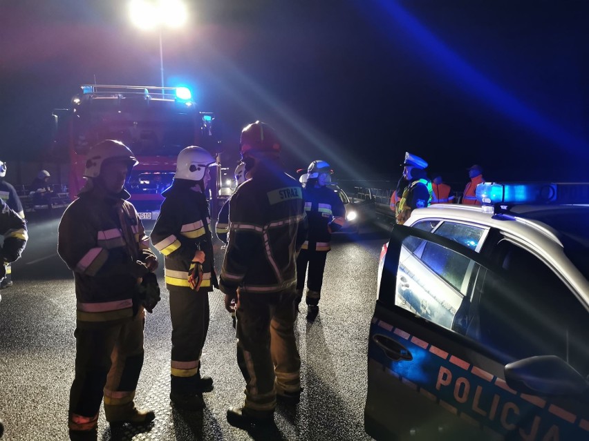 Poważny wypadek ciężarówki na autostradzie A1 w miejscowości Czerniewiczki. Trasa zablokowana