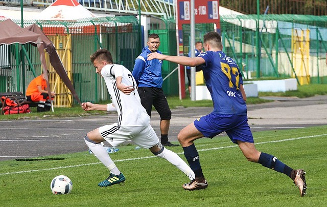 Michał Kraszewski żywiołowo reaguje przy linii bocznej