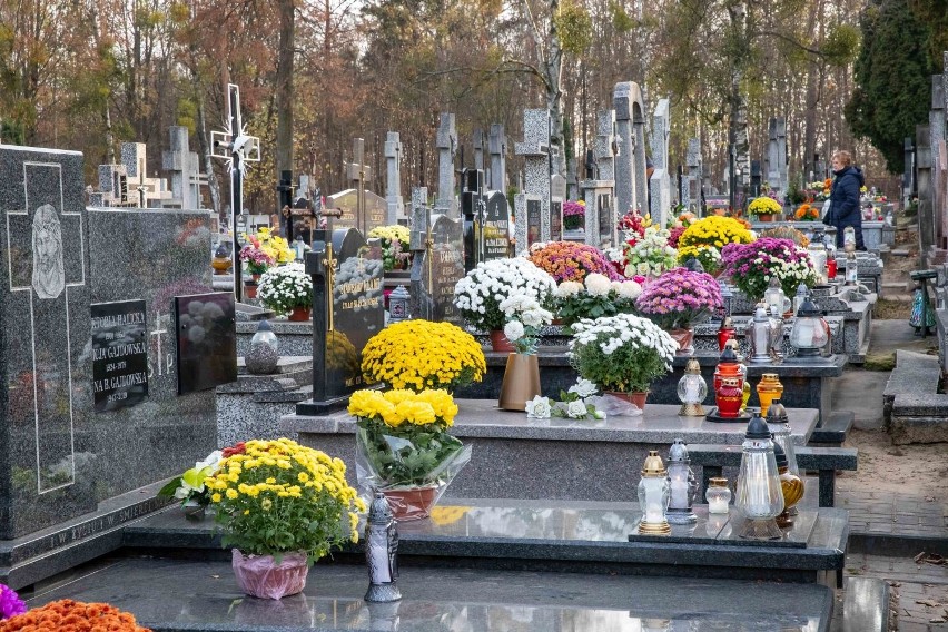 Wielka kwesta na renowację zabytkowych nagrobków na Cmentarzu Farnym w Białymstoku (zdjęcia)