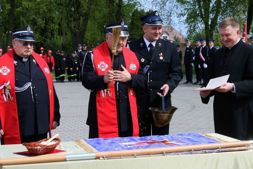 Dzień Strażaka i 90 lat jednostki OSP w Jawidzu. Zobacz, jak świętowali strażacy 