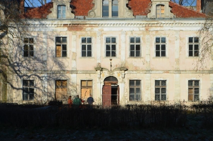Krzysztof Rutkowski sprzedaje swój pałac na Dolnym Śląsku....