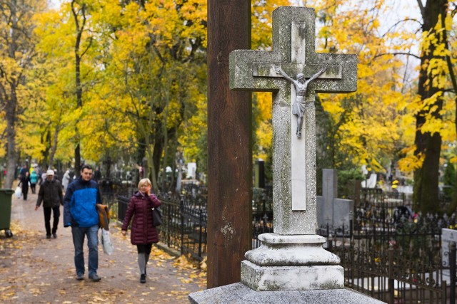 Tymczasowa organizacja ruchu przy toruńskich cmentarzach obowiązywać będzie od środy 31 października (od godziny 15)