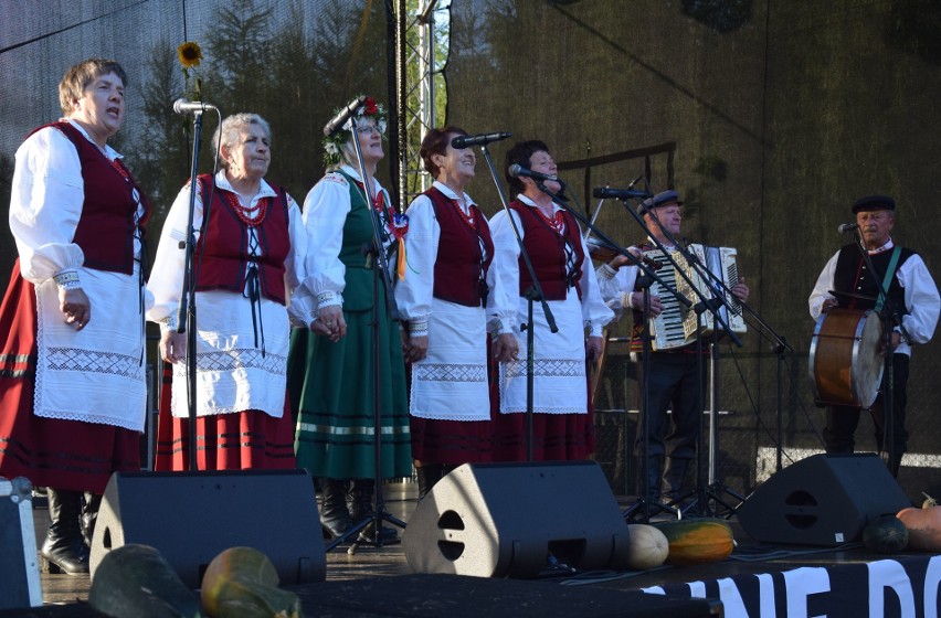 Gminne dożynki w Szydłówku pod Szydłowcem. Impreza była...