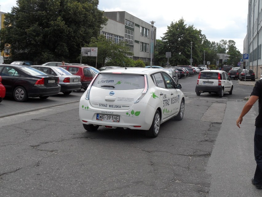 Elektryczne auto dla Straży Miejskiej w Częstochowie [ZDJĘCIA]