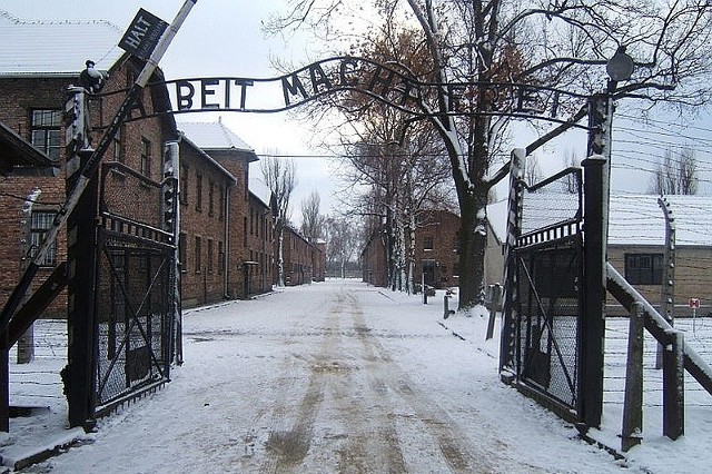 Brama wejściowa obozu koncentracyjnego Auschwitz