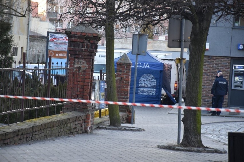 Podwójne morderstwa w Pleszewie. Przedłużono areszt sześciu...