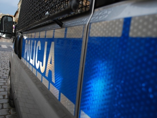 Policjanci ustalili, że 34-latka oszukała około 100 osób z całej Polski.