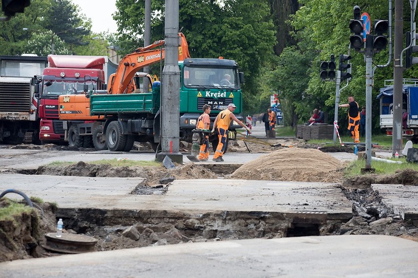 Inwestycję, w tym remont skrzyżowania, trzeba zakończyć do...