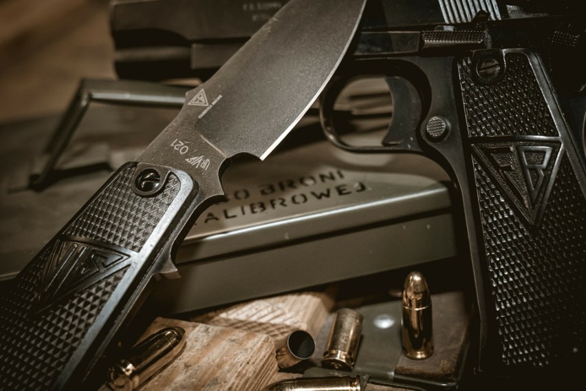 Radomska Fabryka Broni wypuściła limitowaną edycję noży nawiązującą nazwą do legendarnego pistoletu VIS