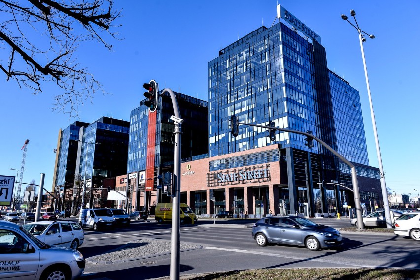 State Street zajmuje całą z czterech zbudowanych wież...