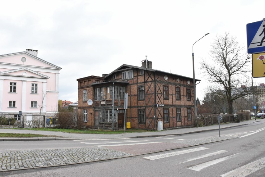 Dom przy Żeromskiego 43 figuruje w gminnej i wojewódzkiej...