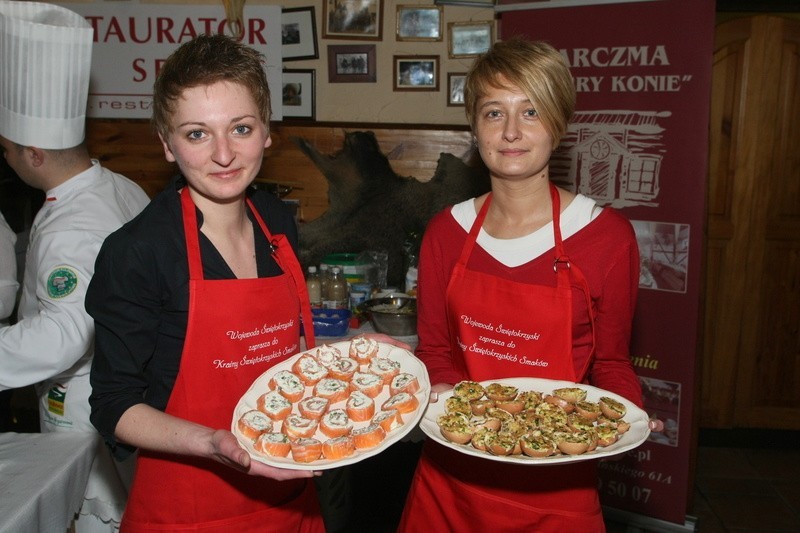 Agata Wojda i Anna Żmudzińska przygotowały roladki łososiowe...