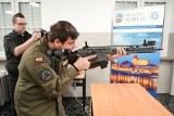 W Zespole Szkół Technicznych w Toruniu otwarto wirtualną strzelnicę