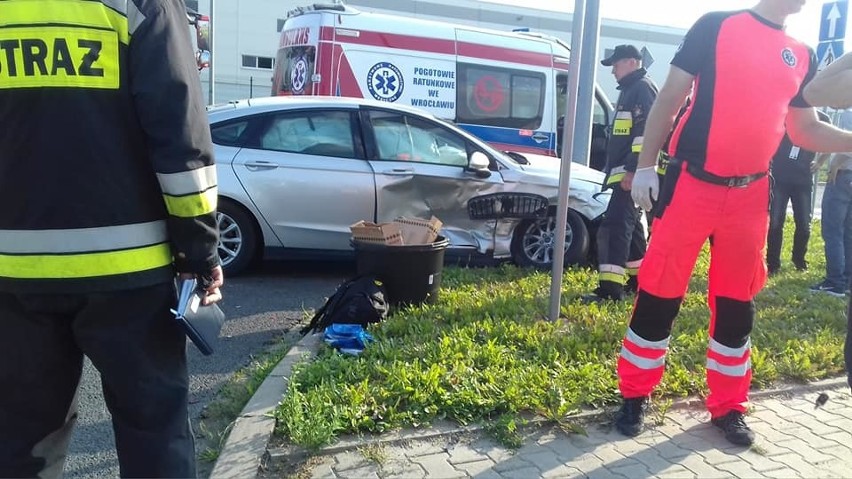 Wypadek przy autostradzie A4 pod Wrocławiem [ZDJĘCIA]