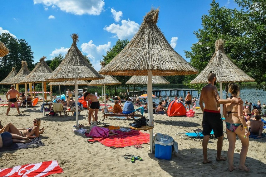 - Dopłatę do wakacji lub ferii zimowych otrzyma prawie 2,4...