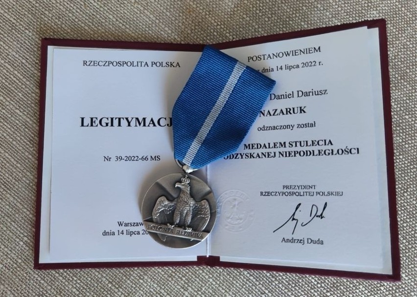 Policjant z Gdańska Daniel Nazaruk został odznaczony przez Prezydenta RP Andrzeja Dudę. Zdobył medal Stulecia Odzyskanej Niepodległości
