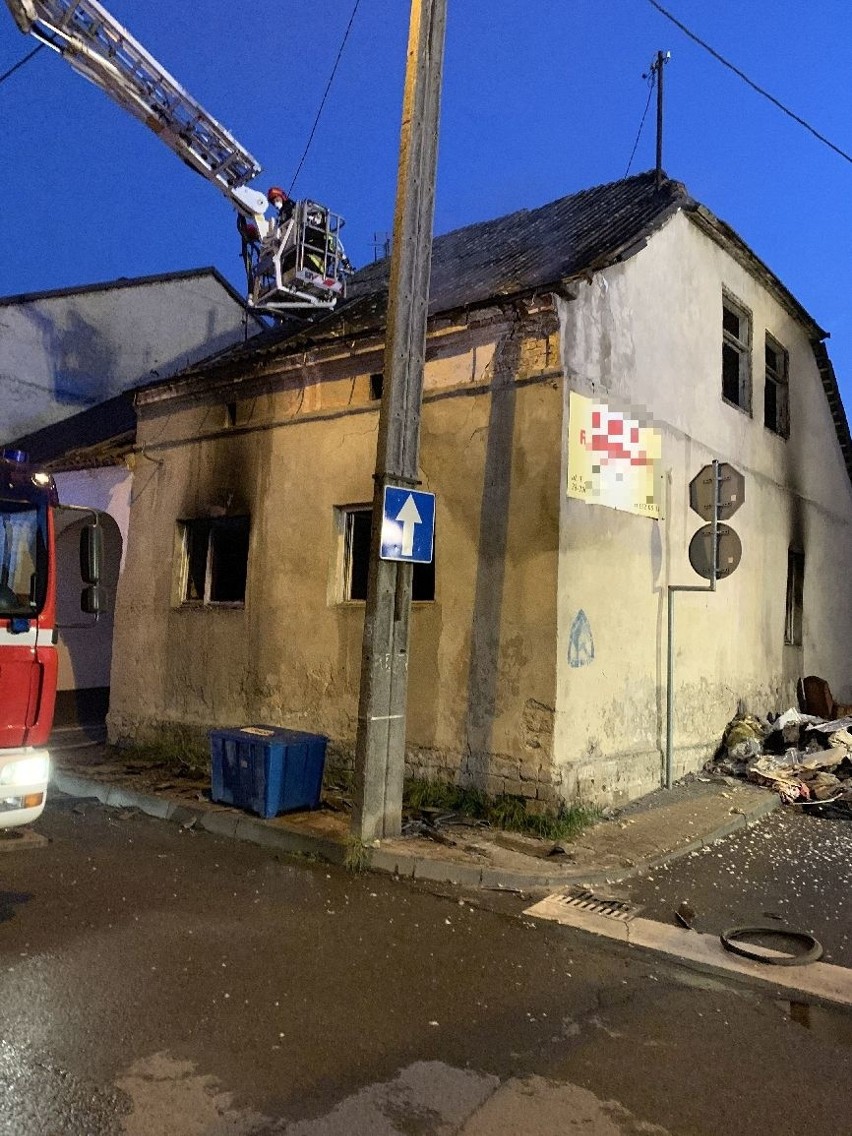 Pożar budynku w Staszowie. W środku znaleziono ciało mężczyzny