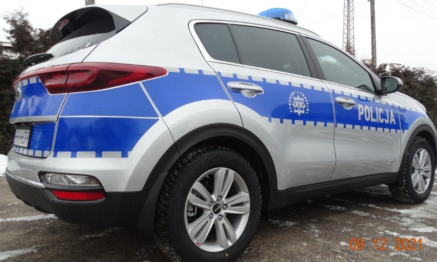 Ostrów Mazowiecka. Radiowozy dla policji z Ostrowi i Małkini: Toyota i kia. 10.12.2021