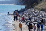 Piękna pogoda w drugi dzień świąt w Trójmieście. Gdynia spaceruje. Zobaczcie zdjęcia ze słonecznej plaży orłowskiej! 18.04.2022 