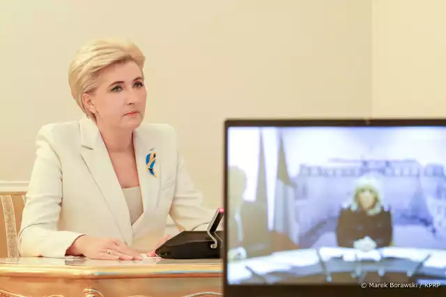 Pierwsze Damy Polski i Francji odbyły videorozmowę.