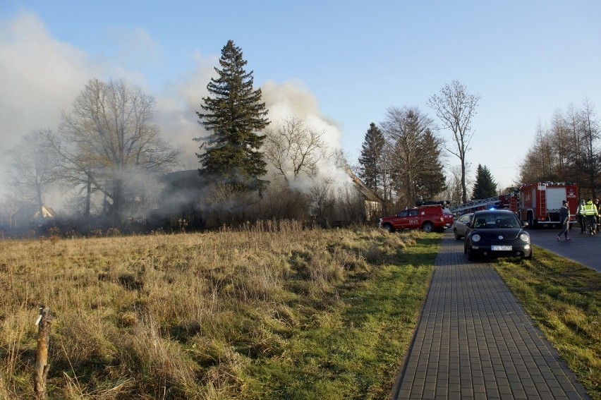 Ogromna tragedia tuż przed świętami. Spłonął dom, trzy rodziny straciły dosłownie wszystko