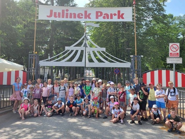 Uczestnicy akcji "barwy lata" byli między innymi w parku rozrywki Julinek w Lesznie.