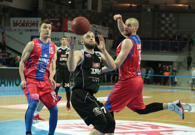 Szczecin 06 03 2016mecz tauron basket ligi king wilki morskie szczecin kontra start lublin rozegrany w hali azoty arenana zdjeciu lukasz majewski grzegorz malecki pawel leonczykfot andrzej szkocki/ glos szczecinski/ polska press