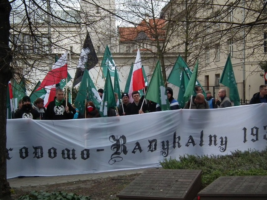 Członkowie ONR-u przemaszerowali przez Poznań [ZDJĘCIA]